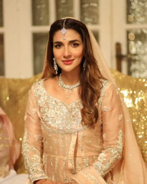 Rabab Hashim Instagram - Coming soon! ❤️ 

@humtvpakistanofficial
#TinkayKaSahara #HumTv #RababHashim