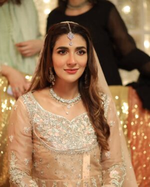 Rabab Hashim Instagram - Coming soon! ❤️ 

@humtvpakistanofficial
#TinkayKaSahara #HumTv #RababHashim