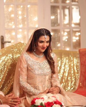 Rabab Hashim Instagram - Coming soon! ❤️ 

@humtvpakistanofficial
#TinkayKaSahara #HumTv #RababHashim