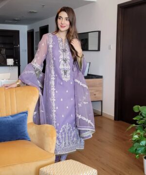 Rabab Hashim Instagram - Eid Mubarak to you all! ❤ 💫

#AsimJofa #IWearAsimJofa #MeraHaseenJora  #Festive2022  #Eidulfitar2022 #RababHashim