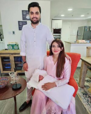 Rabab Hashim Instagram - Eid Mubarak to you all! ❤️

👗 @pehrwaas 🌸

#eid2023
