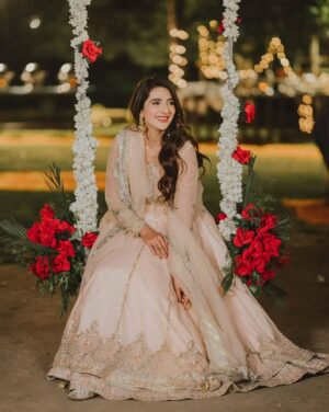 Rabab Hashim Instagram - ✨✨✨

👗 @mahawajahatofficial 
📸 @mahasphotographyofficial 
💄 @faizas.salon 
#RababHashim