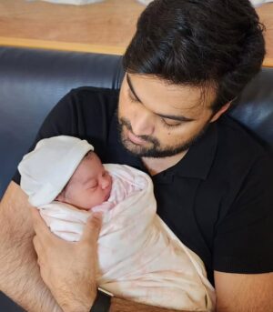Rabab Hashim Instagram - The last few days of Ramadan have been full of blessings for us ✨️
Our little munchkin, Myesha Sohaib Ali has arrived and filled our world with love, joy and endless blessings Alhamdulillah! ❤️
Please remember us in your prayers. Sending you all love and good energy! 🌸