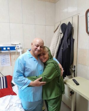 Rabeh Oskouie Instagram - همین الان برادرم وارد اتاق عمل شد برای جراحی مهم 
از همتون میخوام براش دعا و انرژی مثبت بفرستین که به خوبی این مرحله رو پشت سر بزاره 
اول خدا🤲
 دوم خدا 🤲
سوم خدا 🤲
چهارم دکتر سید روح الله میری عزیز و کاربلد 
@dr_seyed_rouhollah_miri 
پنجم دعای شما و انرژی مثبت شما دل گرمم
یا حق💎
نعیمه عزیزم بسیار ازت ممنونم دوست خوش قلب من  @naeemehnezamdoost ❤️❤️❤️