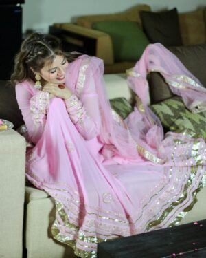 Rabia Butt Instagram - ‎دِیوانگی ہے، عقل نہیں ہے کہ خام ہو
‎