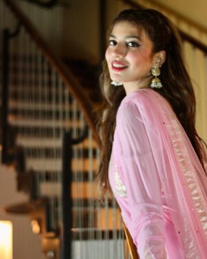 Rabia Butt Instagram - ‎دِیوانگی ہے، عقل نہیں ہے کہ خام ہو
‎