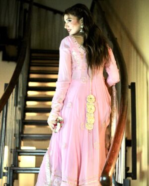 Rabia Butt Instagram - ‎دِیوانگی ہے، عقل نہیں ہے کہ خام ہو
‎