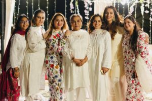 Rabya Kulsoom Instagram - - My legit clan ♥️💫
.
.
@abdul.saqibfilms