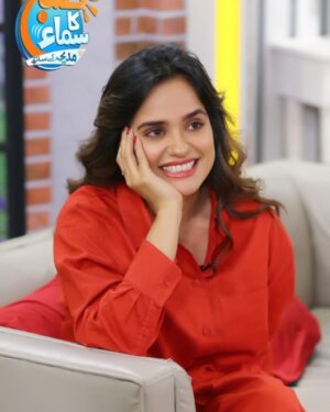 Rabya Kulsoom Instagram - - Pyaari beti or pyaari subha samaa ke sath 💫