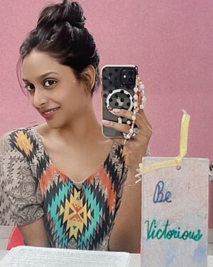 Rachanaa Parulkar Instagram - Flowing through life 🧿🤲🏼
Immense Gratitude 🙏🏻❤️

#love#happiness#joy#bliss#pyaarkiiraahein#goodfortune#gratitude