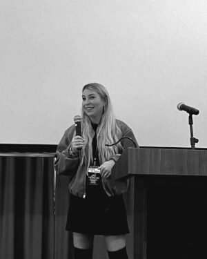 Rachel Van Dyken Instagram - Things got wild at @tropiconbookexpo and I’m here for it. From being the keynote to crawling out of my house and seeing the sun for the first time oh and having multiple canceled flights 🙃 it was epic and I highly recommend! Here’s the photo dump so far!