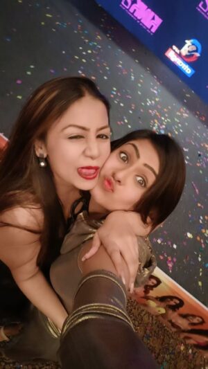 Rani Pari Instagram - ✨✨👯‍♀️
#actor #actorslife #instareels #friends #reelitfeelit #kink2 #party #mumbai #priyankahalder #ranipari
