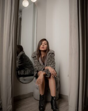 Rani Pari Instagram - My clothes r  full of black, but my heart is very pure..
My past was hell, bt iam loving my present more..🧿
This beautiful photos ka credit goes to @photo__kheech_ 

#photoshoot #photooftheday #photographer #picoftheday #picture #model #actress #fire #love #instagram #instalike #instagood #inspirationalquotes #explore #explorepage #welivetoexplore #beauty #black #blacklover #hot #follow4followback #followme #followers #followmeto #style #mirror #boots #blackdress #fyp #me