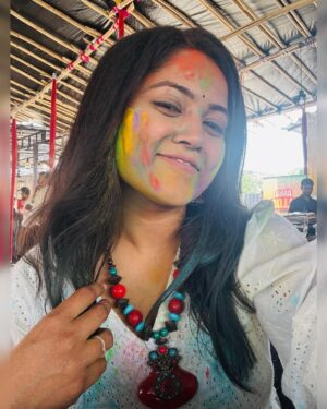 Rasika Vengurlekar Instagram - Holi Celebration with Team MHJ ♥️

होळी आणि धूलिवंदनाच्या खूप खूप शुभेच्छा 🎨✨