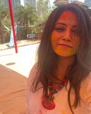 Rasika Vengurlekar Instagram - Holi Celebration with Team MHJ ♥️

होळी आणि धूलिवंदनाच्या खूप खूप शुभेच्छा 🎨✨