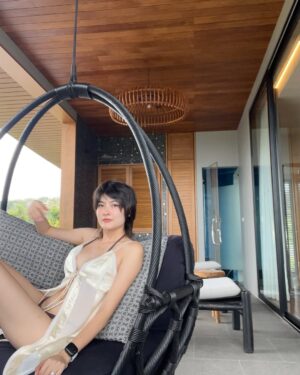 Rasri Balenciaga Instagram - 🍹🍸🏝️⛵️🌊🪸🐡🍴