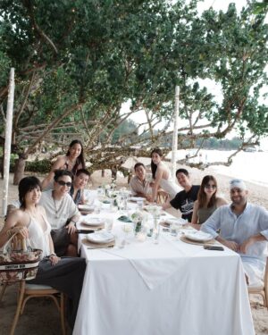 Rasri Balenciaga Instagram - 🍹🍸🏝️⛵️🌊🪸🐡🍴