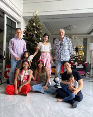 Rasri Balenciaga Instagram - This is why i love December🎄