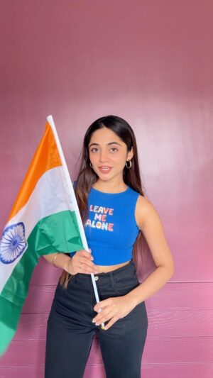 Ravina tekwani Instagram - No joy is equivalent to the fun of cheering for our team, the World Cup buzz is electrifying! Let’s cheer for every run and every wicket! 🏏💥 #CitroenTeamDhoni #DoWhatMatters
.
.
.
.
#teamindia #dhoni #meninblue #bleedblue [ team india, dhoni, bleed blue]