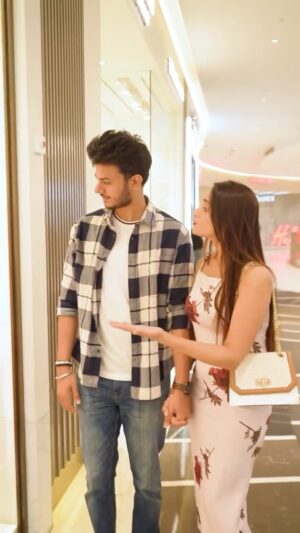 Ravina tekwani Instagram - Celebrate love this Valentine’s Day with the perfect getaway at Palladium Mall Ahmedabad! ❤️
From luxury shopping to delightful dining and romantic experiences, make this day truly special! 💕✨

Tag your Valentine and plan your perfect day @palladiumahmedabad! 💑💖

#ValentinesDay #PerfectGetaway #PalladiumAhmedabad #LoveInTheAir #RomanticVibes #LuxuryShopping #DateNight #AhmedabadDiaries #ValentineSpecial #AICCreators #AICInfluencers #MaharshiRao #RaveenaTekwani 

Managed by @aic_influencers ✨
