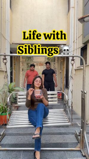Ravina tekwani Instagram - Last part is riyal guys 😂 
Comment and tag your ghar ke chor (iyiyk)
.
.
.
.
.
.
.
#relatable #relatablememes #siblings #siblingsmemes #memes #trendingcontent #brothersister 
[ Relatable , Siblings , Siblings content , relatable content, family , brother sister, Indian family]
