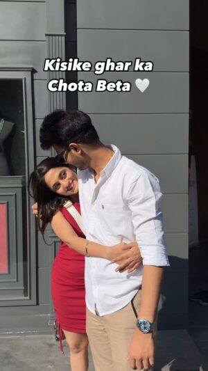 Ravina tekwani Instagram - Tag someone Jo apka khayal rakhta hai ❤️
.
.
.
.
#couplegoals #couplecontent #relatable #badibeti #chotabeta #trendingreels #viral #explorepage #elderdaughter #ahmedabad
