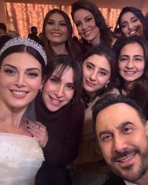 Razane Jammal Instagram - 👰🏻‍♀️🤵🏻‎ ‎

حبيت شارككن شوية صور من البوم عرس نور وزيد، واشكر العيلة الحلوة اللي اكتسبتها بهالرحلة!

‎القائمين على العمل @saradabbous @hamadajamalaldeen @dimaalsafadi @yagmurayarr @adhammurched 
‎مخرجيننا @fikretkadioglu @vedatuyar_ @ercaneyigun 
‎شركائي الممثلين حتى اللي مش موجودين بالصور، رح اشتقلكن كلكن الفريق التقني كله ، عيلة الكارافان بتعرفو حالكن
‎,وكل شخص حط جهد وتعب لنقدملكن #القدر
‎ .بحبكن كثير وبشوفكن بالرحلة الجاية ♥️

Celebrating the end of our show #alqadar by sharing my character Nour and Zeid’s wedding Album. Thank you to all the producers, directors, cast and crew that worked tirelessly around the clock to bring this show to life, to my caravan crew for the unforgettable memories and to our viewers for giving us so much love. I’m going to miss you all 💋