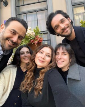 Razane Jammal Instagram - Nour in her #Jeتيم era 👀

صور من كواليس #القدر، شو قولكن رح يصير بحلقة الليلة؟