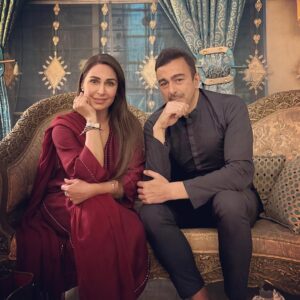 Reema Khan Instagram - The silent communication between the true and sincere friends is louder than the jarring conversation 😊 
The fraternal bond should endlessly continue tell the doom’s day ameen !!
@official.shaanshahid 
#fridnds 
#meeting 
#lahore