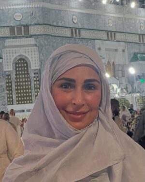 Reema Khan Instagram - Beautiful time in Makkah Shareef last year. 
May Allah give us the opportunity to visit this holy place again and again Ameen 🤲💚 
#makkah 
#2024