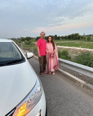 Reema Khan Instagram - Lahore motorway 💕💚💚
#pakistan 
#moterway 
#vacations