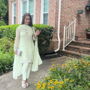 Reema Khan Instagram - When you arise in the morning, think of what a precious privilege it is to be alive—to breathe, to think, to enjoy, to love.💕 

The sun himself is weak when he first rises, and gathers strength and courage as the day gets on😊
@surriya_couture