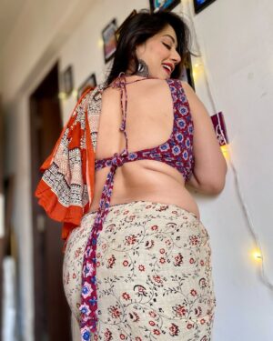 Reema Vohra Instagram - Uh Uh 😛

.
.
.
.
.
.
.
.
.
.
.

.
.
.
.
.
.
.
.
.

.
.
.

.
.
.
.
.
.

.
.
.
.
.
.
.
.
.
#fyp #sareelove #saree #sareeoftheday #bongbeauties #bong #sareeswag #desi #explore #mallu #kuwaitinstagram #dubai 

.
.
.
.
.
.
.
.
.
.
.

.
.
.
.
.
.
.
.
.

.
.
.

.
.
.
.
.
.

.
.
.
.
.
.
.
.
.