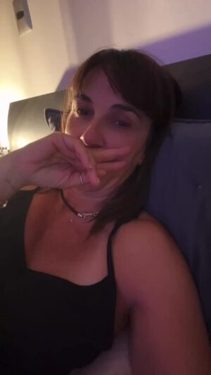 Renata Bravo Instagram - Live primera  noche de festival,  comentando la participación de George Harris
