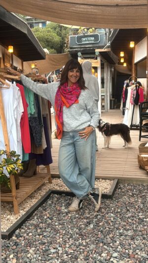 Renata Bravo Instagram - Aún queda verano acá en el @patioderenata hasta la semana santa estaremos listos para recibirlos 💪🏻 @boutique_ingridobligado #moda #atardecer #cafeteria #diseño #experiencia