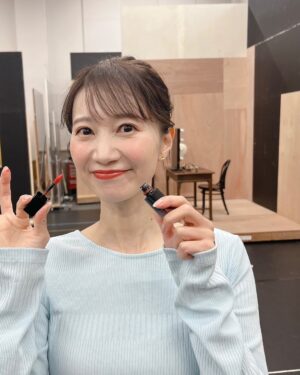 Reon Yuzuki Instagram - .
今日は
ホワイトデーということで
ねねに
お返し🐤
.
手作りクッキー返し
したいと
思ってたけど🥸

.
やっぱり
そんなん無理だーと
心が折れて笑笑
作ってくれたことに
改めて
すごっ‼️‼️って
なって🙂‍↔️🙂‍↔️

.
ねねに似合いそうな
プレゼントに
しました🙂‍↔️🙂‍↔️

.
早速つけてくれて
しゃべみたいな
顔で
ケタケタ笑ってました😊💪

.
#ホワイトデー
#久しぶりにねねにお返し
#夢咲ねね　ちゃん
#しゃべに似てる
#柚希礼音