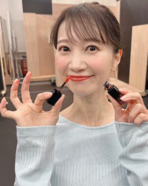 Reon Yuzuki Instagram - .
今日は
ホワイトデーということで
ねねに
お返し🐤
.
手作りクッキー返し
したいと
思ってたけど🥸

.
やっぱり
そんなん無理だーと
心が折れて笑笑
作ってくれたことに
改めて
すごっ‼️‼️って
なって🙂‍↔️🙂‍↔️

.
ねねに似合いそうな
プレゼントに
しました🙂‍↔️🙂‍↔️

.
早速つけてくれて
しゃべみたいな
顔で
ケタケタ笑ってました😊💪

.
#ホワイトデー
#久しぶりにねねにお返し
#夢咲ねね　ちゃん
#しゃべに似てる
#柚希礼音