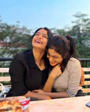 Reshma Venkatesh Instagram - Happiest here 🤍

@meena_cruze ♾️
@cheeso_theloveicon 🐾 @kavi_pretty 💕
