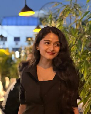 Reshma Venkatesh Instagram - Happiest here 🤍

@meena_cruze ♾️
@cheeso_theloveicon 🐾 @kavi_pretty 💕