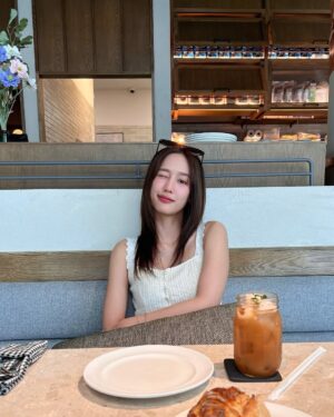 Rinrada Kaewbuasai Instagram - 😉