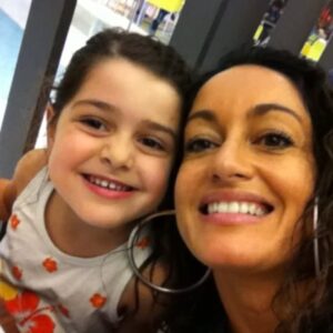 Rita Guerra Instagram - A flor mais linda do meu jardim faz 18 anos🥰
Que orgulho em ti, minha filha, desejo-te tudo de bom na vida, bem mereces❤️❤️❤️ Estarei sempre aqui para tudo, Luv U🥰

@madi.guerra_ 
#18anos #aniversário #amelhorfilhadomundo