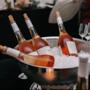 Rita Guerra Instagram - Já podem encontrar o meu vinho Rosé RG na Loja da Confraria do Vinho de Carcavelos, no centro histórico de Oeiras , na Rua Cândido dos Reis😊

@lojaconfrariav.car @mariamanuelaalvesmonteiro
@francisco_figueiredo76
@dicasdeoeiras
@noticiasdeoeiras
@municipiodeoeiras

#vinhorose #rg #vinhorg #ritaguerra #vinhodelisboa #oeiras #whinehouse #oeiraswhinehouse #confrariadovinhodecarcavelos