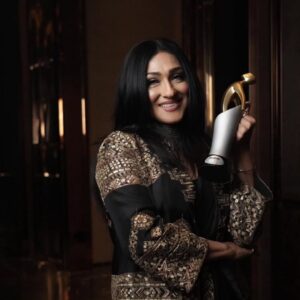 Rituparna Sengupta Instagram - Style Icon (Female) ... #filmfareawards #filmfareglamourandstyleawards 

🥻 @estreekolkata 
💄 @makeup.kaushikrajat 
💇 @rajat_chakroborty 
📸 @avi_jit_k 
🔗 @sociallyyours.vs