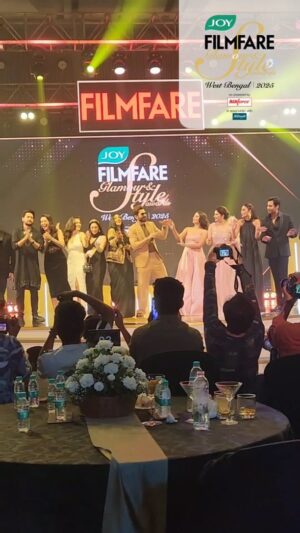 Rituparna Sengupta Instagram - #Jeet, #RituparnaSengupta, #VikramChatterjee, #MimiChakraborty, #SubhashreeGanguly and more set the stage on fire at the #JoyFilmfareGlamourAndStyleAwardsWestBengal 2025. 

@joypersonalcare_bengal @manforceindia

#FilmfareGlamourAndStyleAwardsWestBengal2025
#GlamourAndStyleAwards