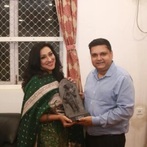 Rituparna Sengupta Instagram - Renowned artist Smt. @rituparnaspeaks visited the Indian Museum, Kolkata, today, March 28, 2025! 
A moment of art, culture, and heritage coming together. 

@ministryofculturegoi
@amritmahotsav
#IndianMuseum #ExploringHeritage #rituparnasengupta