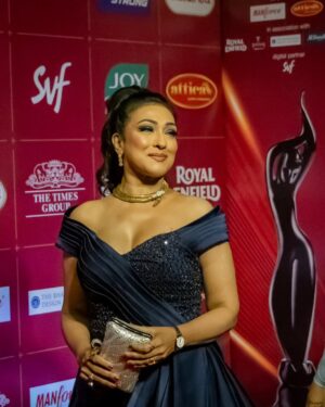 Rituparna Sengupta Instagram - Filmfare night ✨ 

📸 @avi_jit_k
💄💇 @makeup.kaushikrajat 
🔗 @sociallyyours.vs