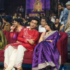 Rituparna Sengupta Instagram - @starjalsha পরিবার অ্যাওয়ার্ড ২০২৫ ...

@yourkoel @totaroychoudhury @tonushree_10 @yashdasgupta @nusratchirps @imdevadhikari @monami_ghosh @kanchanthinksreaal 

🥻 @sanskriti_kolkata
💍 @uzma_m_firoz
💇 @rajat_chakroborty
💄 @makeup.kaushikrajat 
📸 @avi_jit_k 
🔗 @sociallyyours.vs