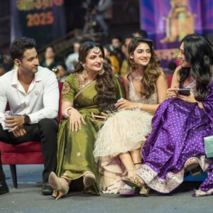 Rituparna Sengupta Instagram - @starjalsha পরিবার অ্যাওয়ার্ড ২০২৫ ...

@yourkoel @totaroychoudhury @tonushree_10 @yashdasgupta @nusratchirps @imdevadhikari @monami_ghosh @kanchanthinksreaal 

🥻 @sanskriti_kolkata
💍 @uzma_m_firoz
💇 @rajat_chakroborty
💄 @makeup.kaushikrajat 
📸 @avi_jit_k 
🔗 @sociallyyours.vs