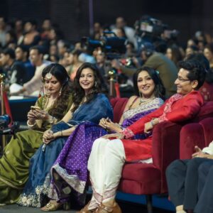 Rituparna Sengupta Instagram - @starjalsha পরিবার অ্যাওয়ার্ড ২০২৫ ...

@yourkoel @totaroychoudhury @tonushree_10 @yashdasgupta @nusratchirps @imdevadhikari @monami_ghosh @kanchanthinksreaal 

🥻 @sanskriti_kolkata
💍 @uzma_m_firoz
💇 @rajat_chakroborty
💄 @makeup.kaushikrajat 
📸 @avi_jit_k 
🔗 @sociallyyours.vs