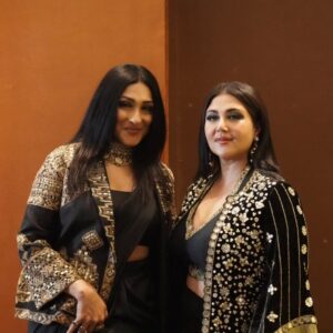 Rituparna Sengupta Instagram - Style Icon (Female) ... #filmfareawards #filmfareglamourandstyleawards 

🥻 @estreekolkata 
💄 @makeup.kaushikrajat 
💇 @rajat_chakroborty 
📸 @avi_jit_k 
🔗 @sociallyyours.vs